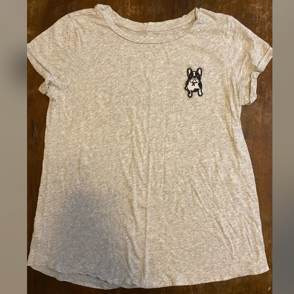 Soft Loft T-shirt with a French-bulldog patch